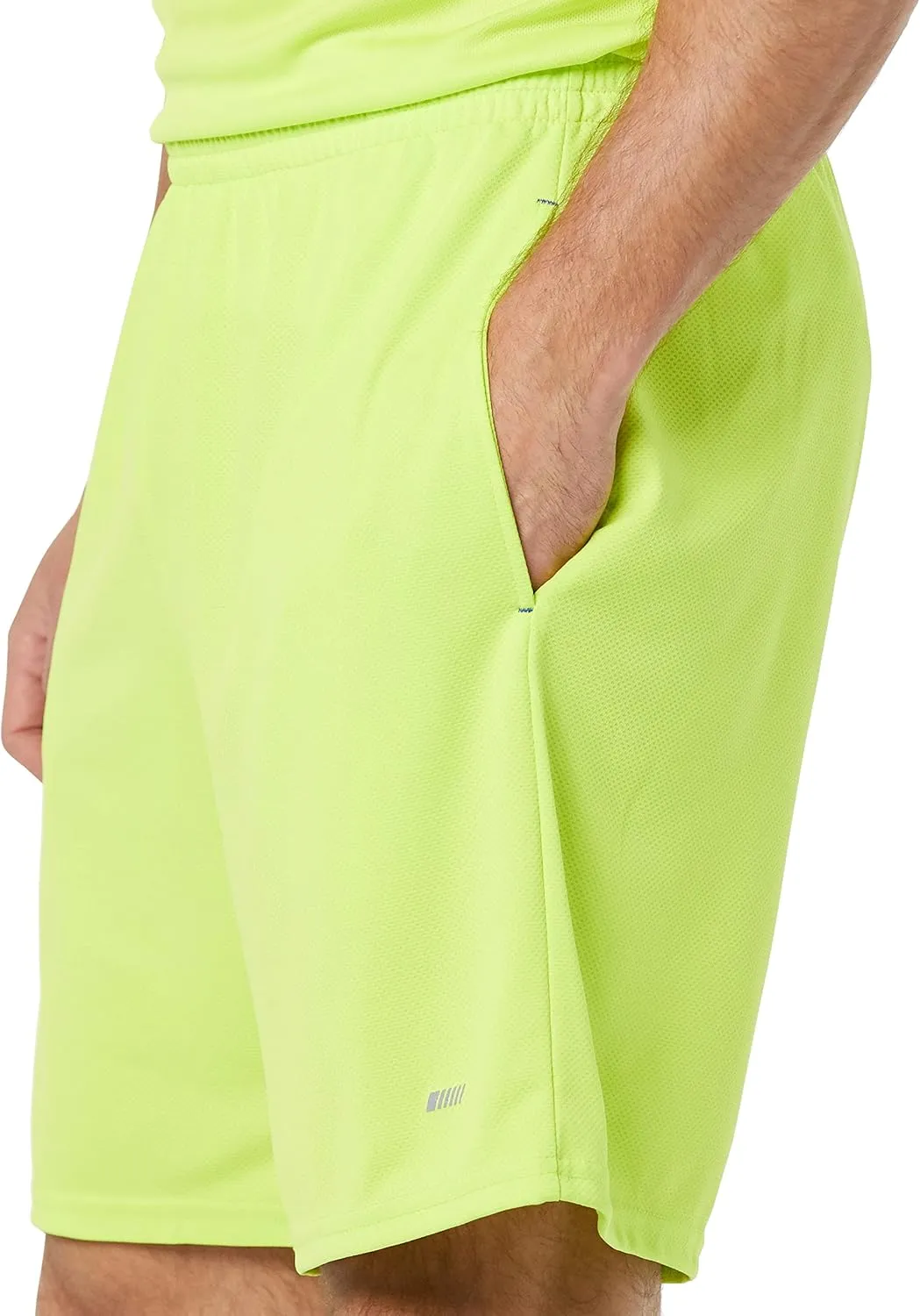 Amazon Essentials Men's Performance Tech Loose-Fit Shorts (Available in Big & Tall), Pack of 2