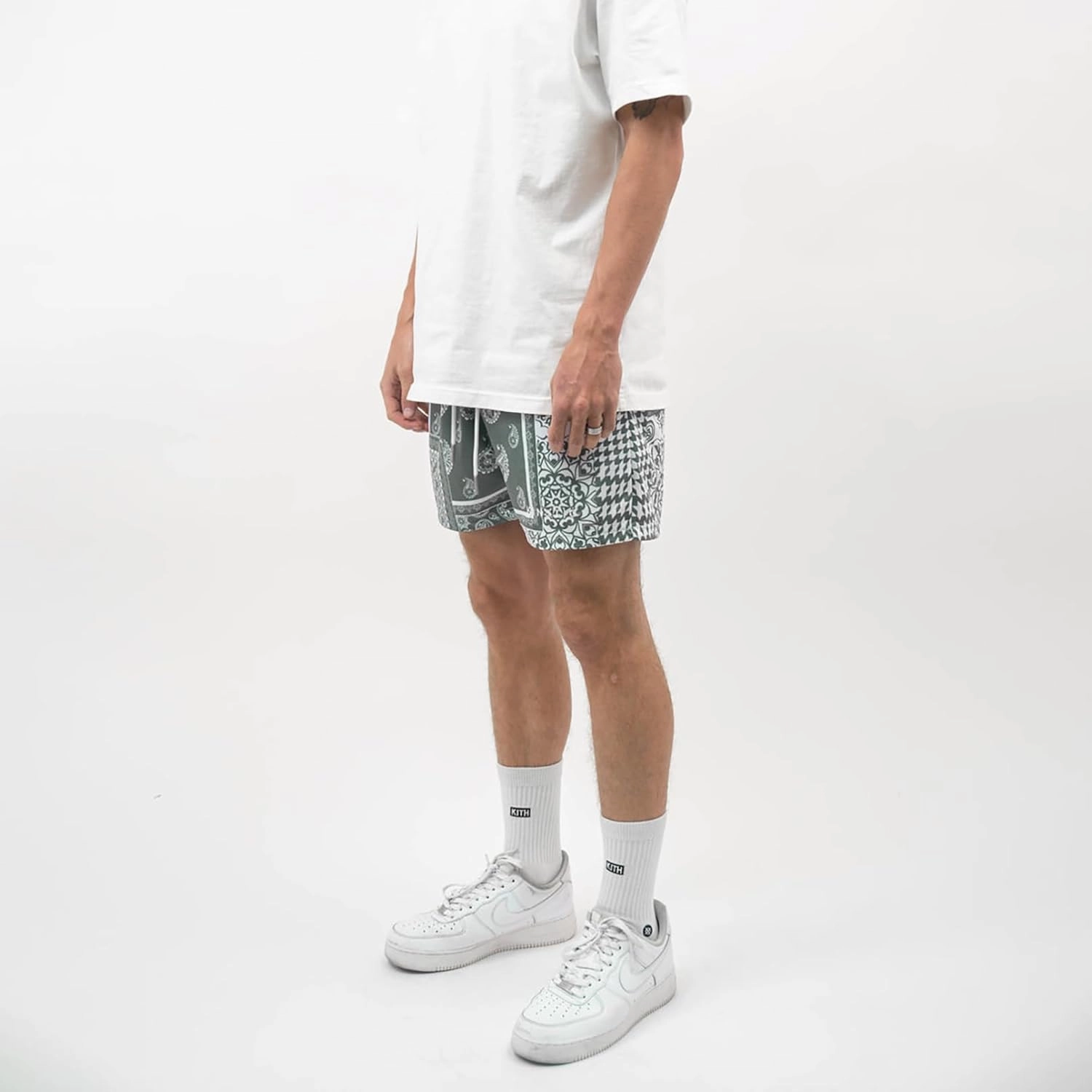BOOMLEMON Men's Retro Paisley Shorts Mesh Print Casual Beach Shorts Athletic Gym Workout Running Short Pants