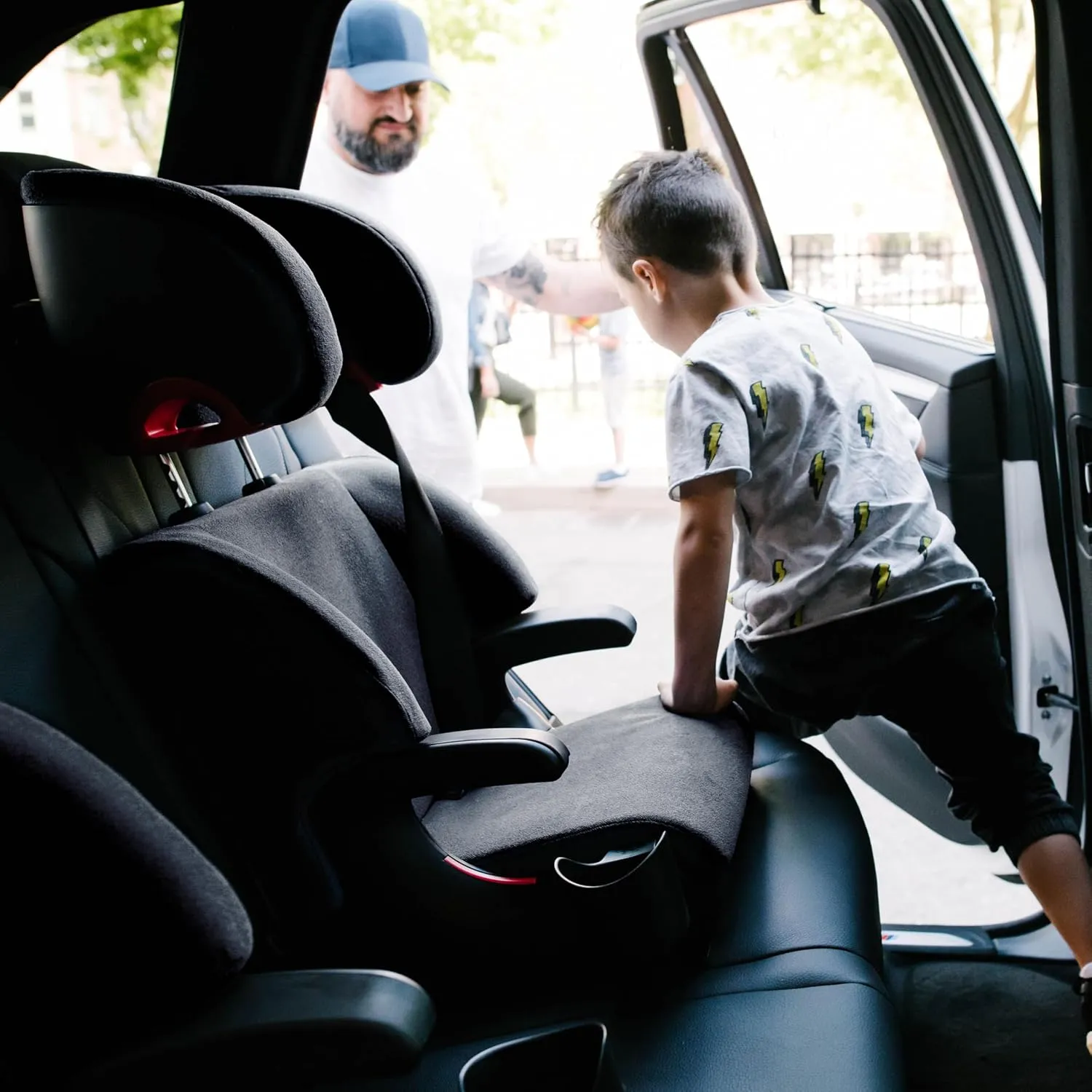 Clek Oobr High Back Booster Seat with Adjustable Headrest, Reclining Design, and Rigid LATCH System (Cloud)