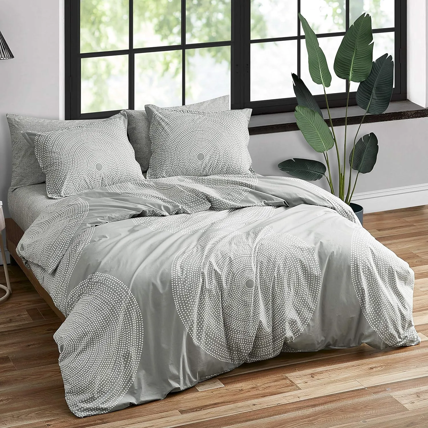 MARIMEKKO - King Comforter Set, Smooth Cotton Percale Bedding with Matching Shams, Medium Weight Home Decor (Fokus Grey, King)