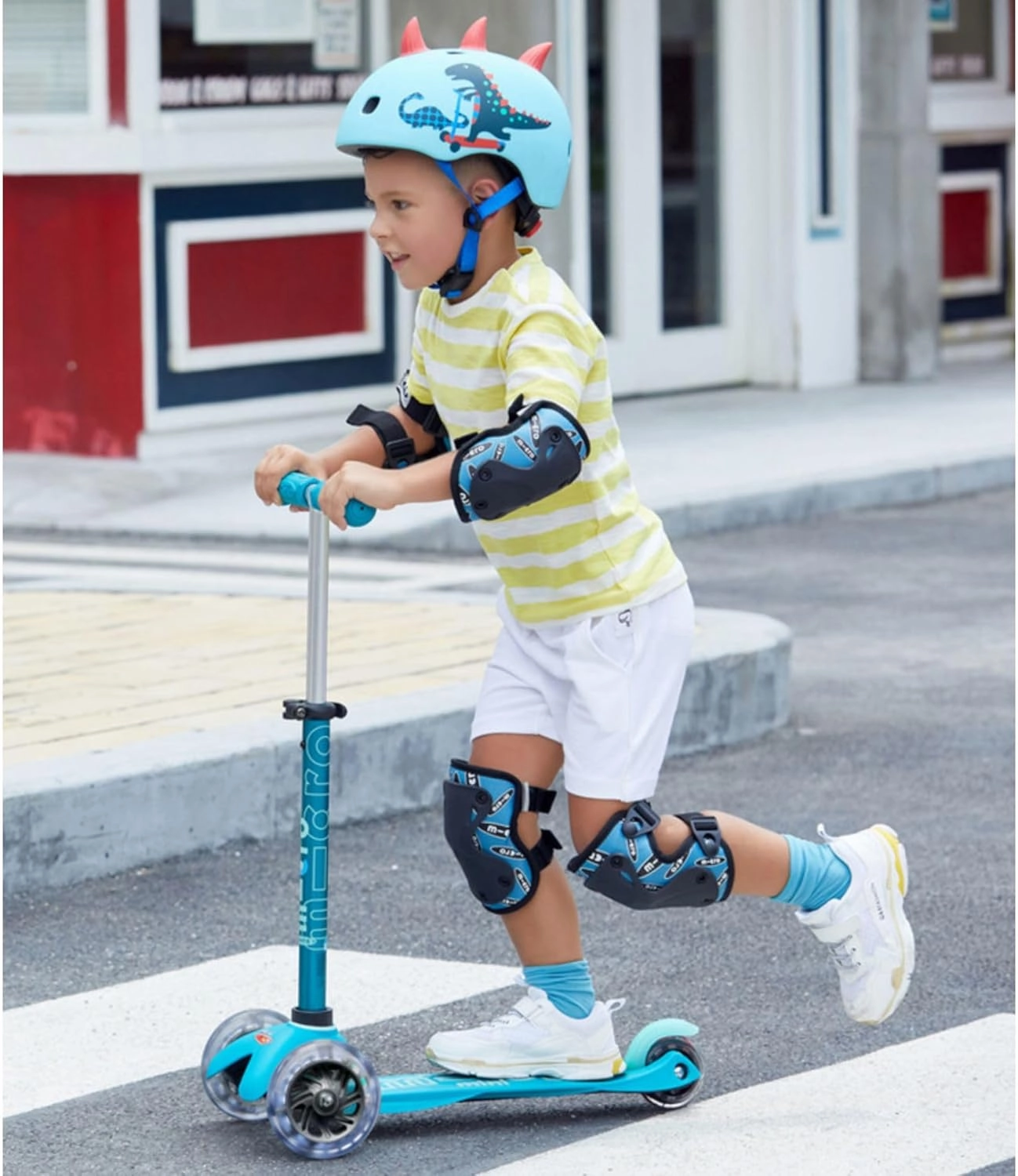 Micro Kickboard Mini Deluxe LED Three-Wheeled Lean-to-Steer Swiss-Designed Micro Scooter