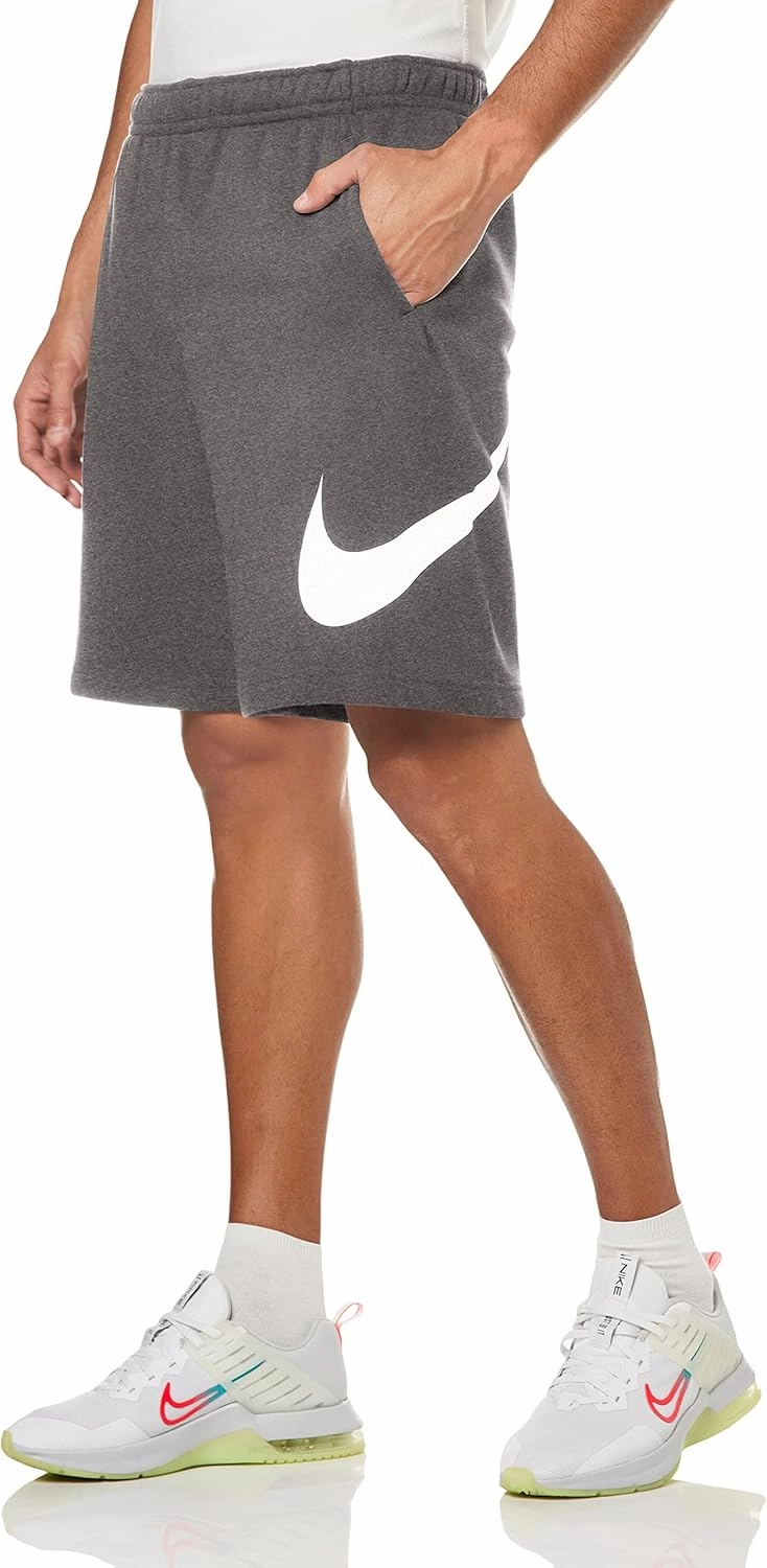 Nike Men's Sportswear Club Short Basketball Graphic