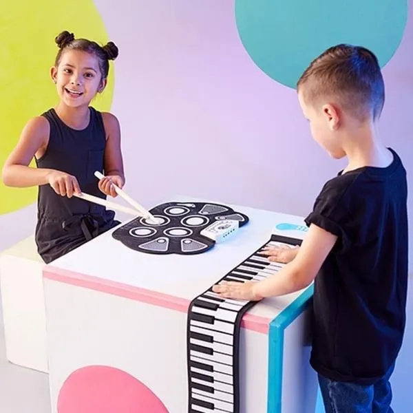 ROCK AND ROLL IT - BLACK AND WHITE PIANO