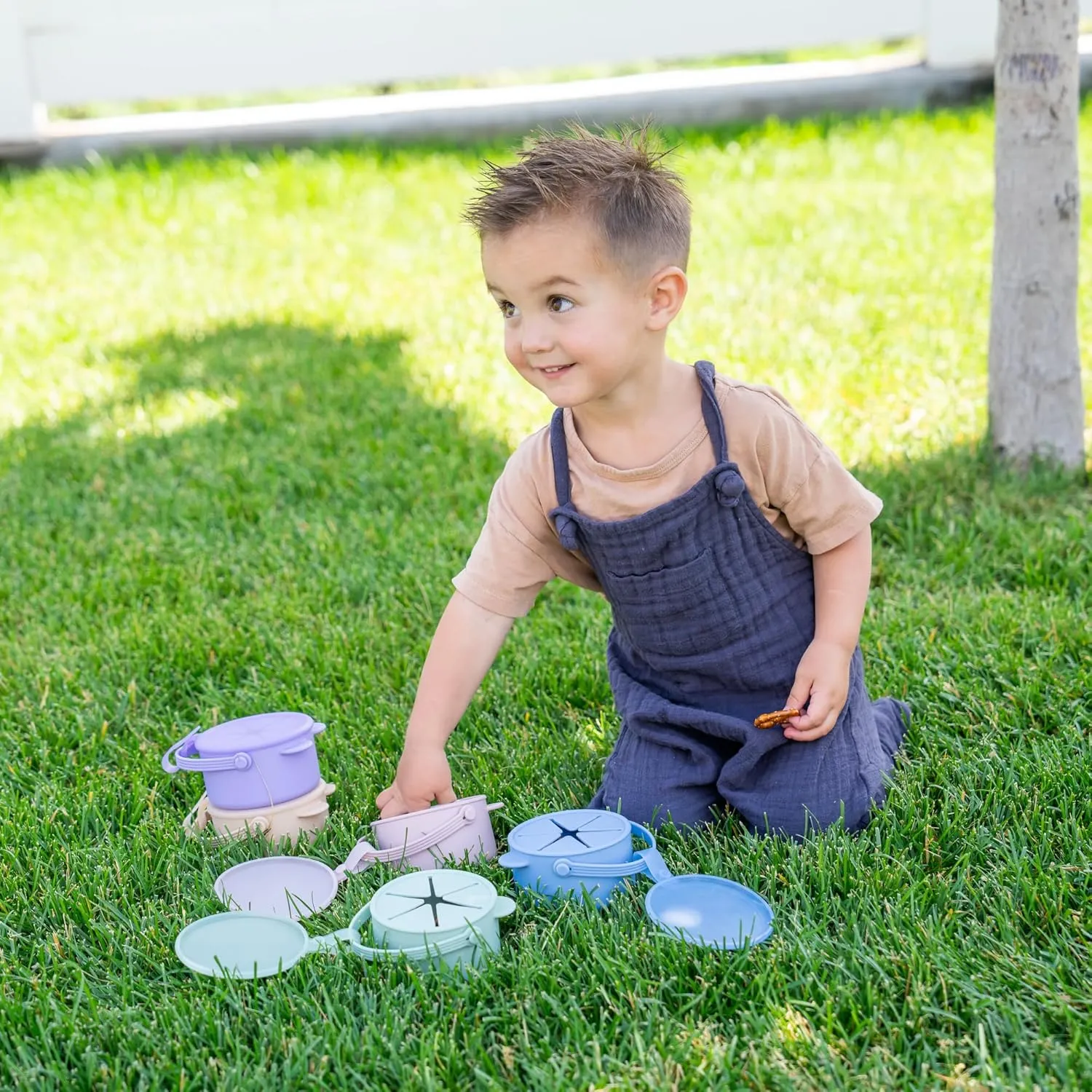 Silicone No Spill Snack Cups for Toddlers – Portable Baby Snack Cup Containers with Dustproof Lid – Dishwasher-Friendly Toddler Spill Proof Cups Without BPA, Lead, or Phthalates – Blue and Beige