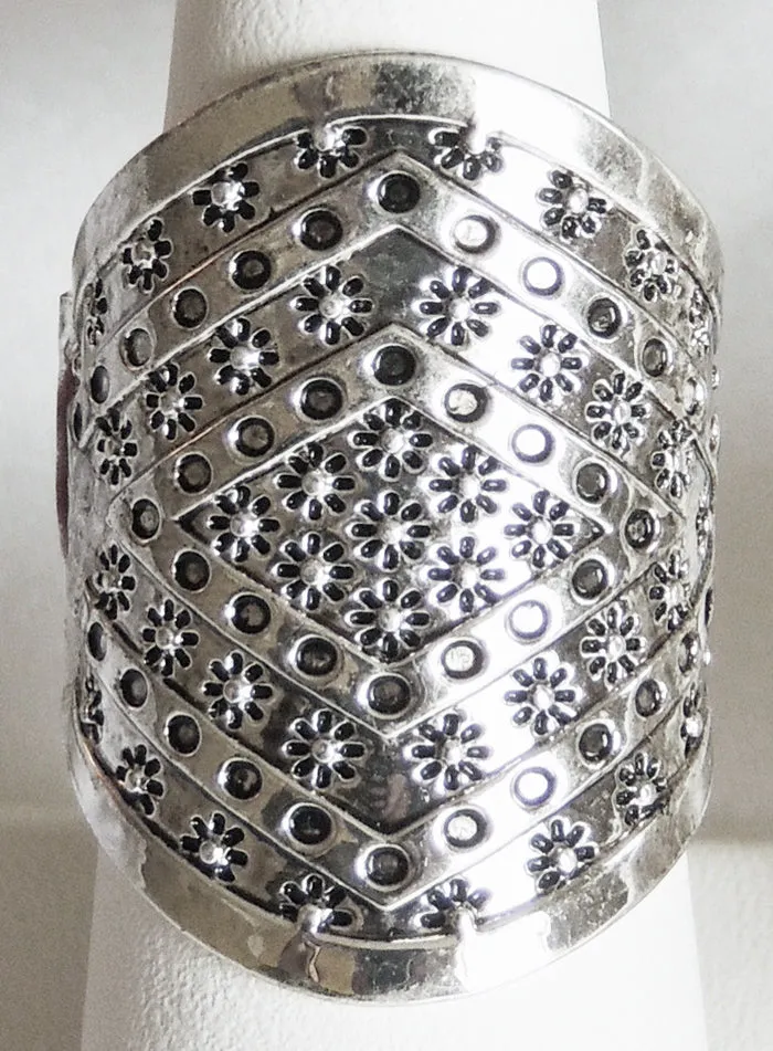 Silver Large Oval - Mini Diamond Shapes Adjustable Metal Ring