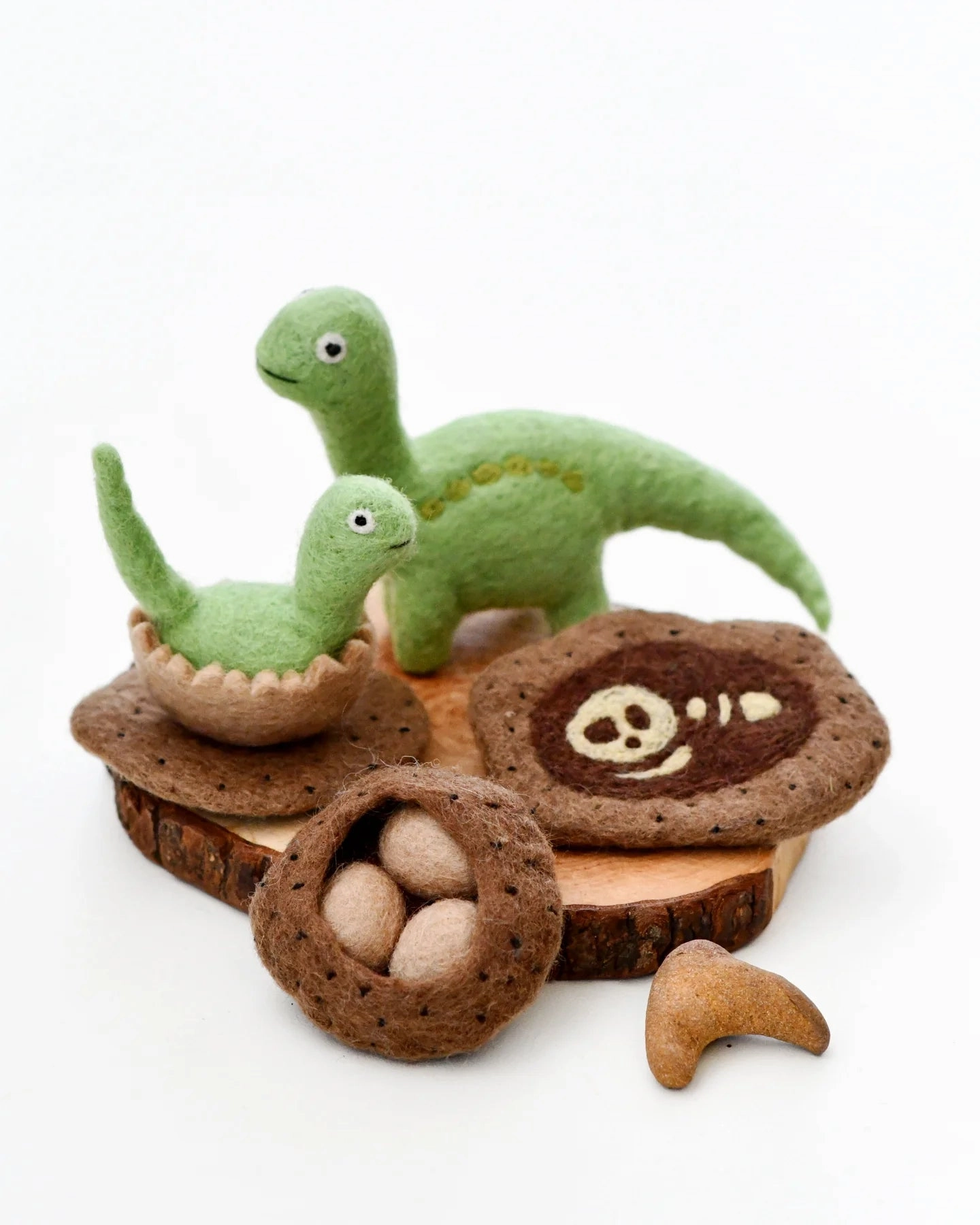 Tara Treasures Felt Life Stages of Brontosaurus Dinosaur Toy Pretend and Imaginative Play 3yrs 