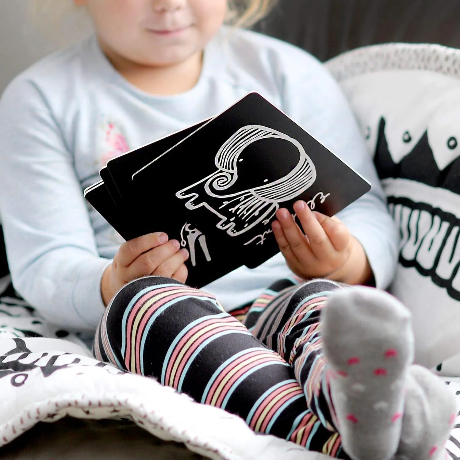 Wee Gallery Art Cards for Baby, Durable High Contrast Black and White Animal Flashcards for Newborns, Brain Development, Sensory Toys, Tummy Time Essentials for Infant and Toddler - Safari Animals
