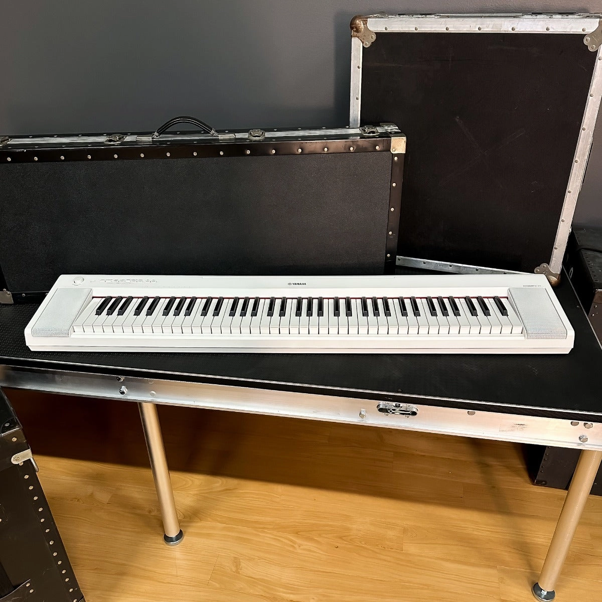 Yamaha Piaggero NP-35 76-Key Portable Keyboard - White