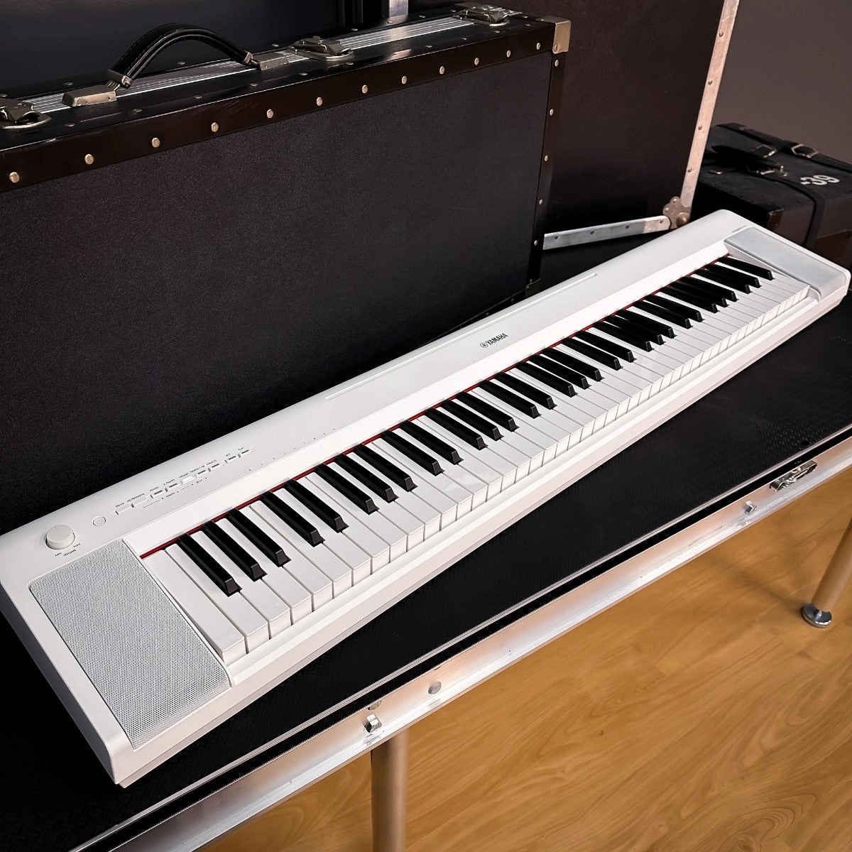 Yamaha Piaggero NP-35 76-Key Portable Keyboard - White